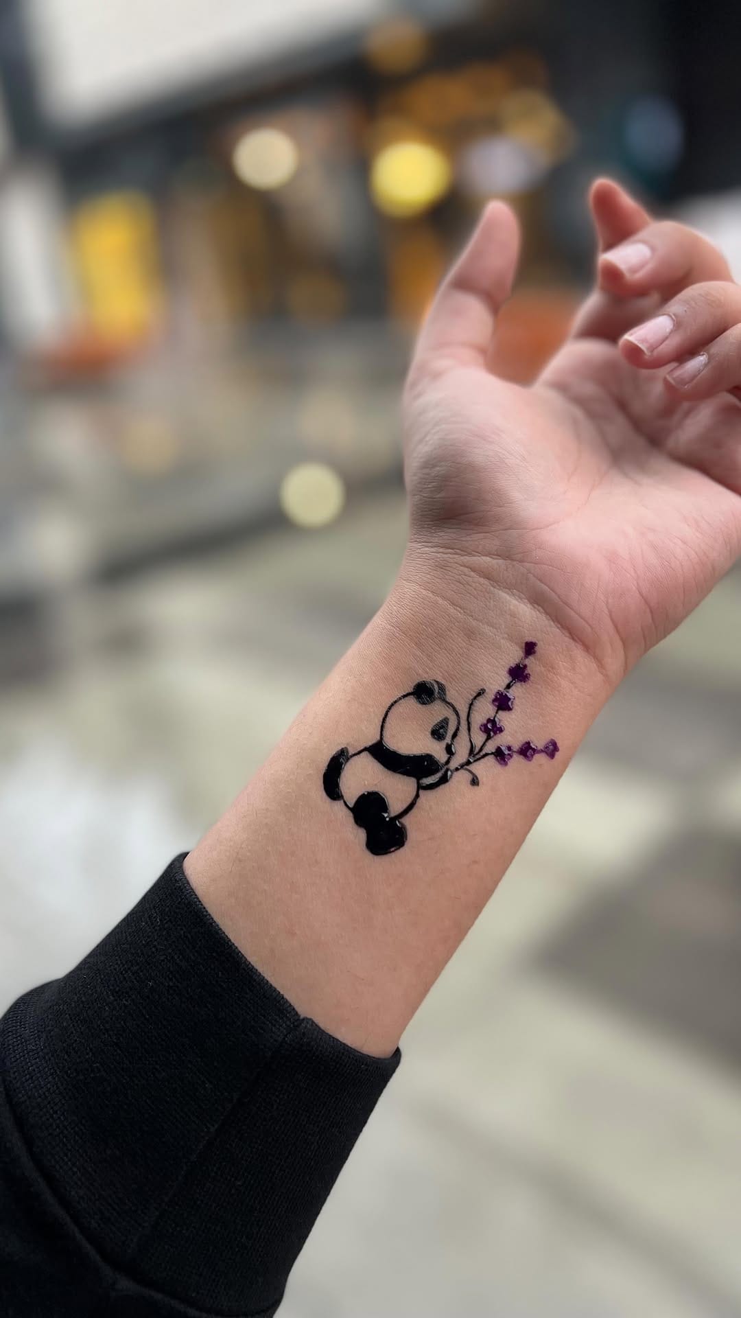 Post 3 by The Henna Box | صندوق الحناء on Instagram (video)