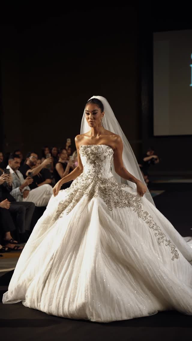 Post 9 by EMIRATES FASHION WEEK® on Instagram (video)