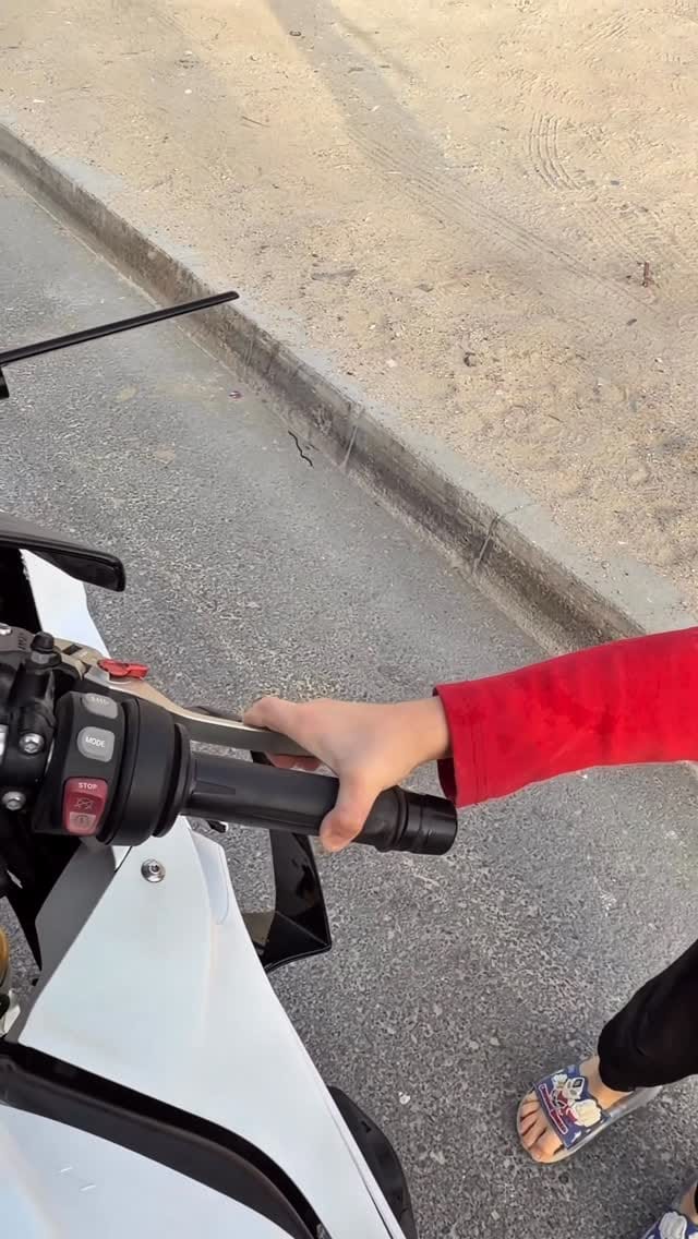 Post 6 by Sultan Alarafati on Instagram (video)