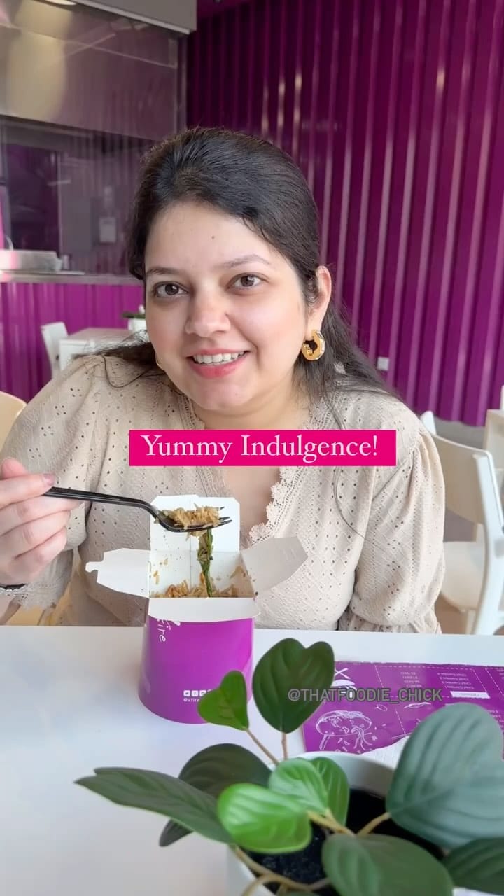 Post 5 by That Foodie Chick - Desha Gehi Makar on Instagram (video)