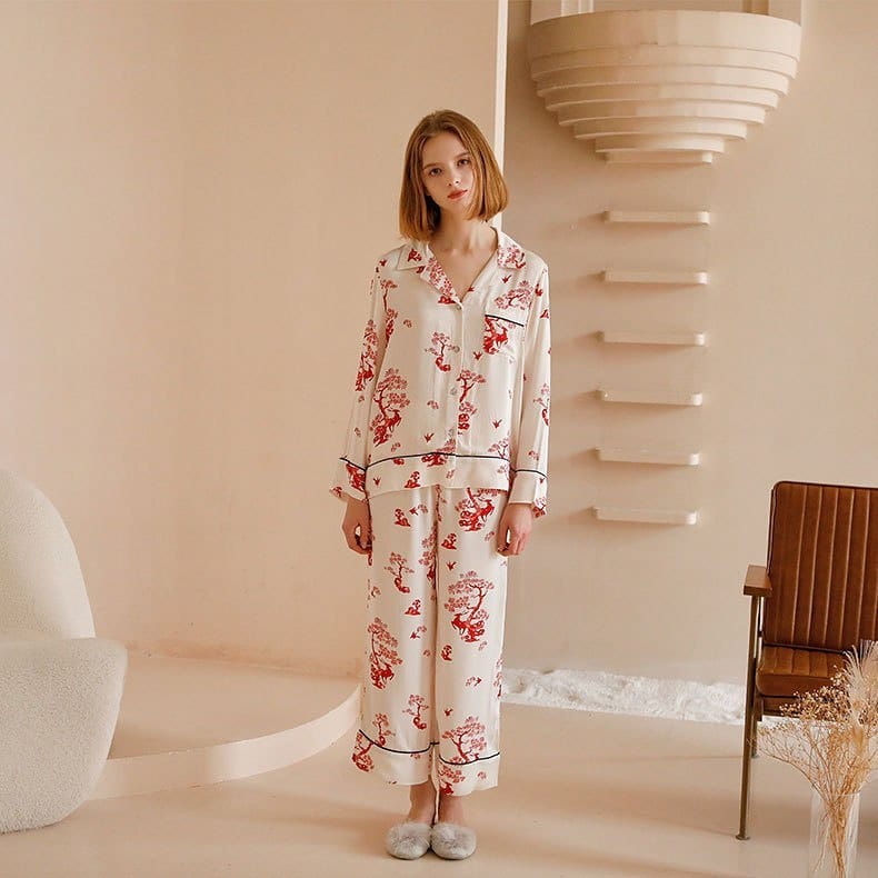 Post 6 by Pyjama Party 👯‍♀️ on Instagram (carousel)