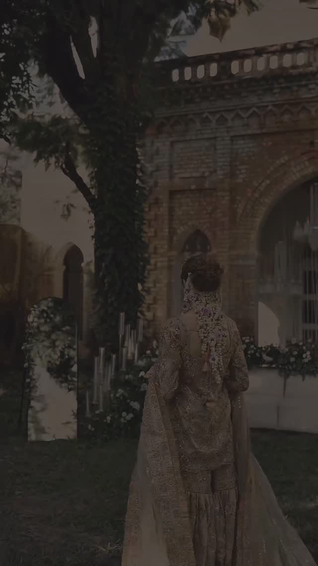 Post 5 by Royal Salon on Instagram (video)