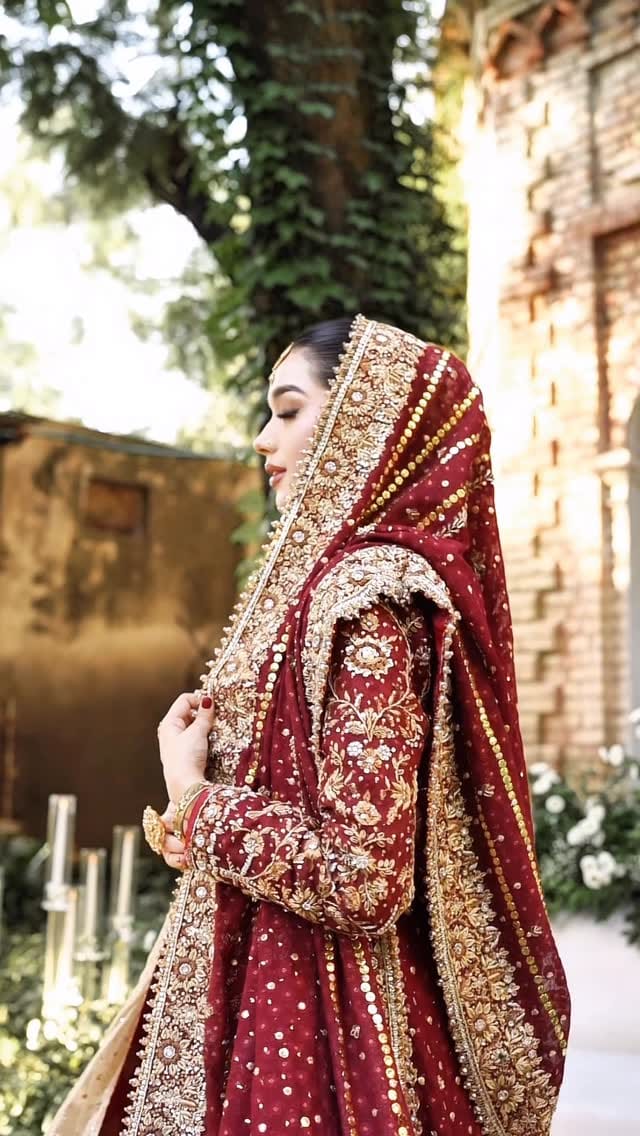Post 8 by Royal Salon on Instagram (video)