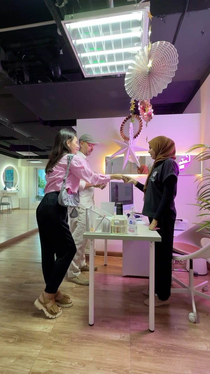Post 6 by Katya Conture on Instagram (video)