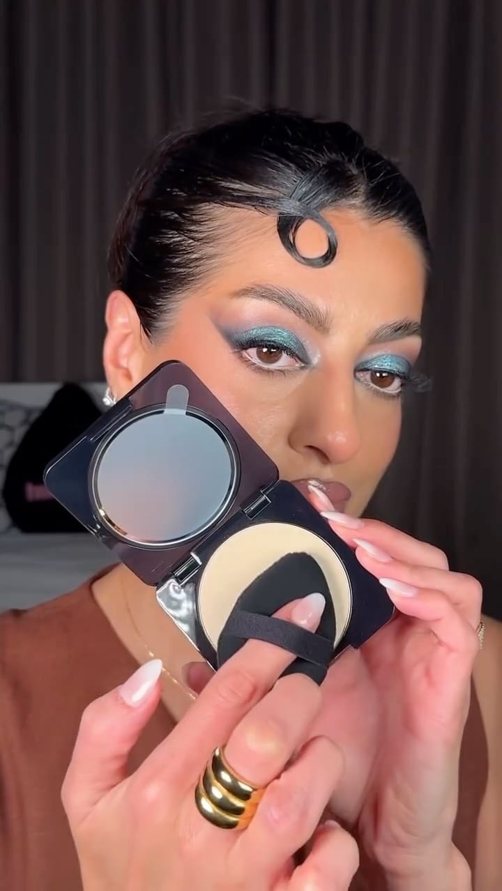 Post 6 by Anna Khan 🇦🇪 on Instagram (video)