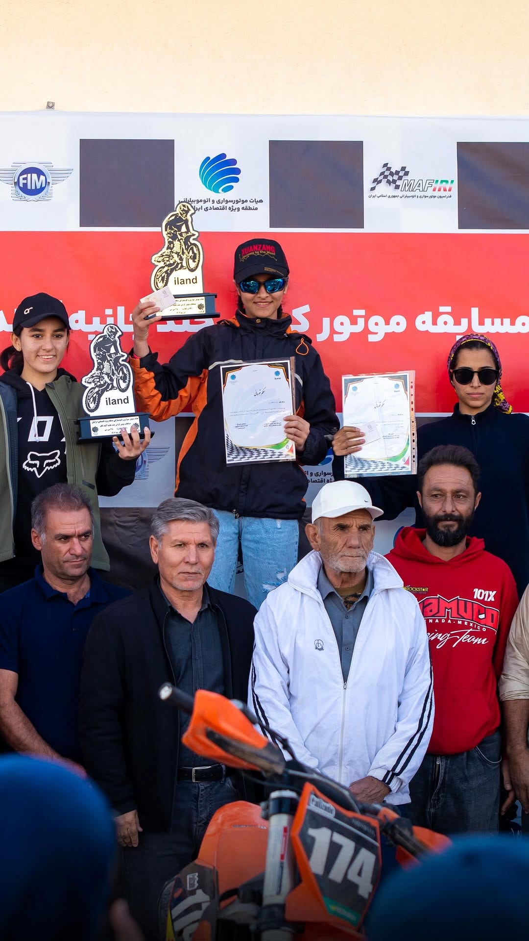 Post 10 by 𝓻𝓸𝓴𝓼𝓪𝓷𝓪.𝓶𝓪𝓭𝓪𝓷𝓴𝓪𝓷•|•رکسانا معدنکن on Instagram (video)