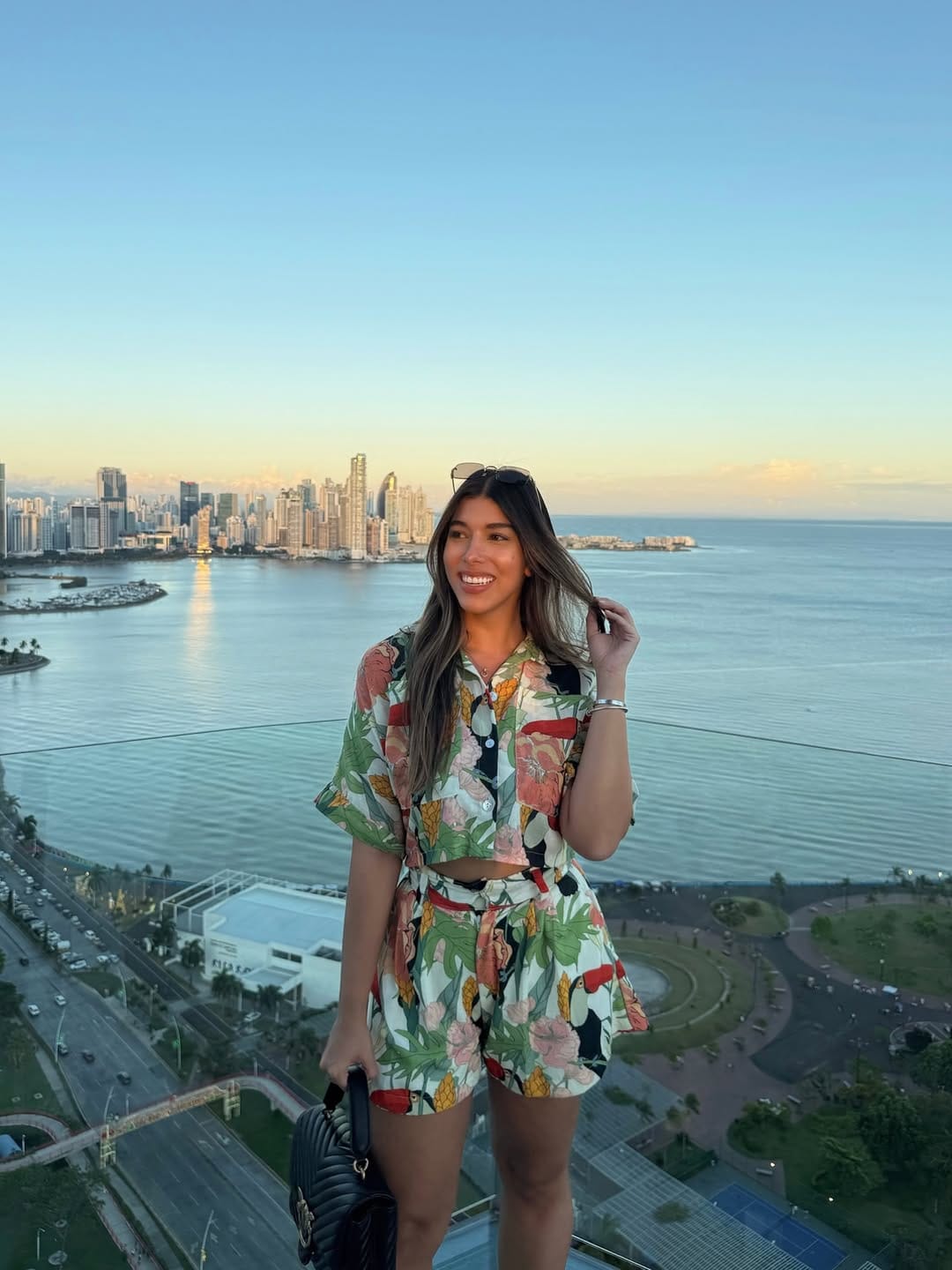 Post 8 by Sara Montoya on Instagram (carousel)