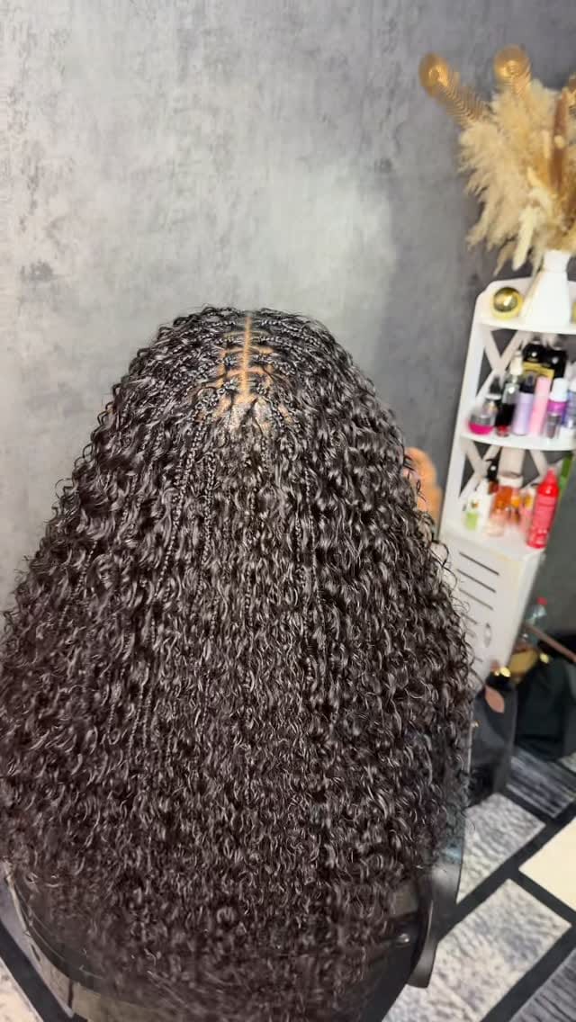 Post 4 by DUBAI HAIR STYLIST 💇‍♀️ on Instagram (video)