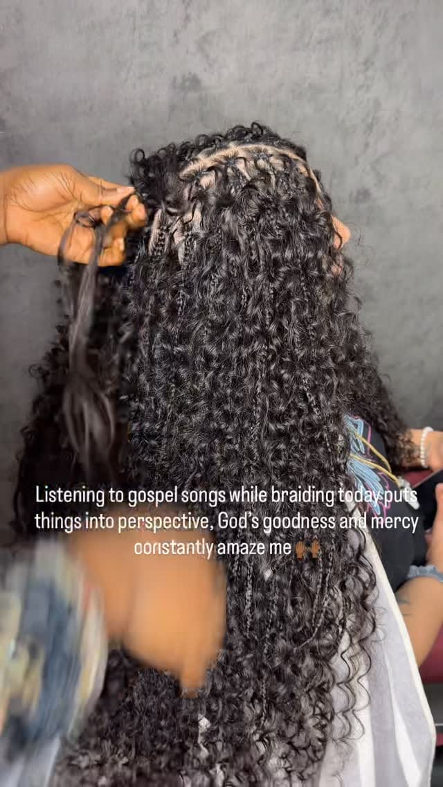 Post 7 by DUBAI HAIR STYLIST 💇‍♀️ on Instagram (video)