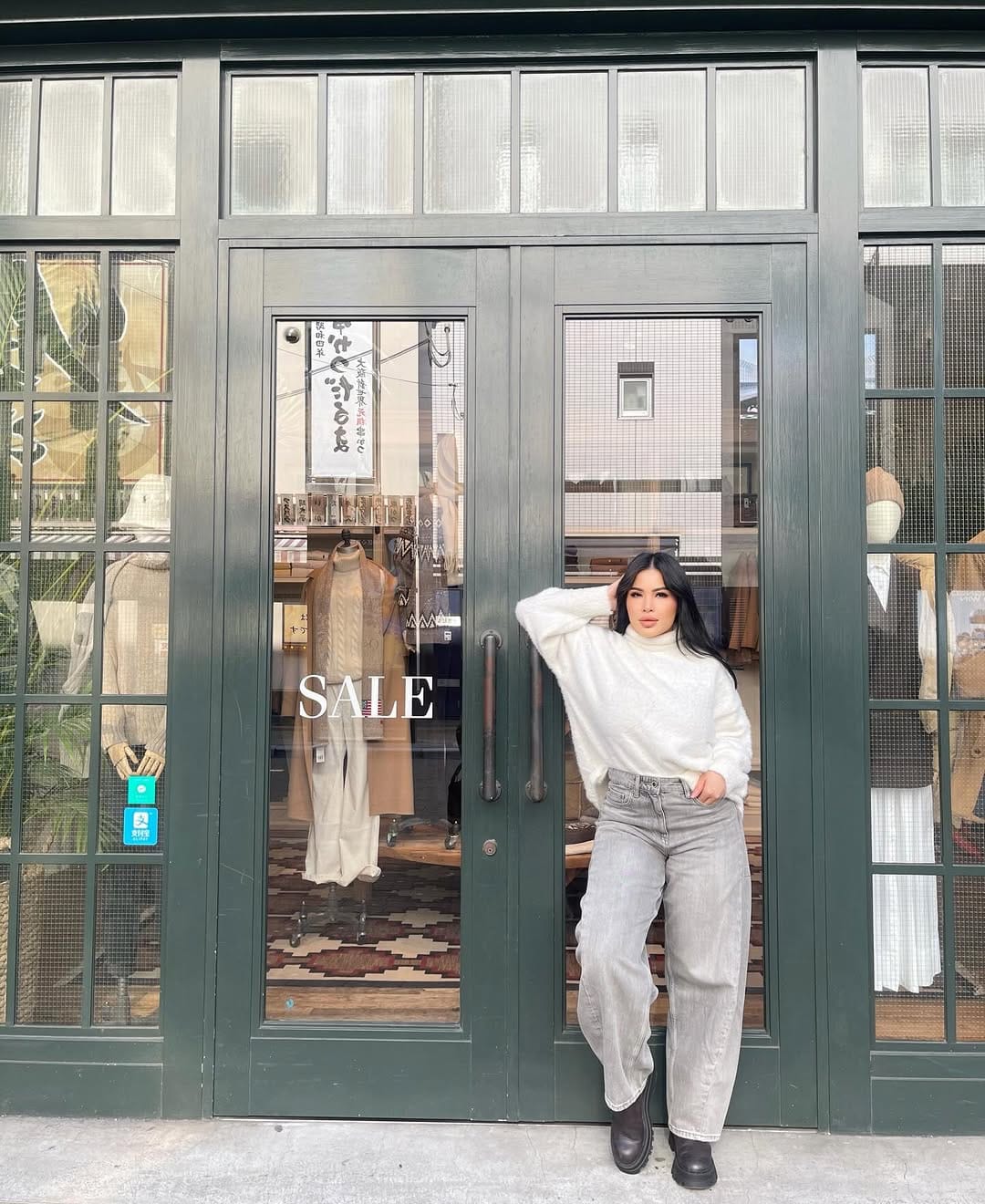 Post 1 by Waranya Lao-ngarm on Instagram (image)