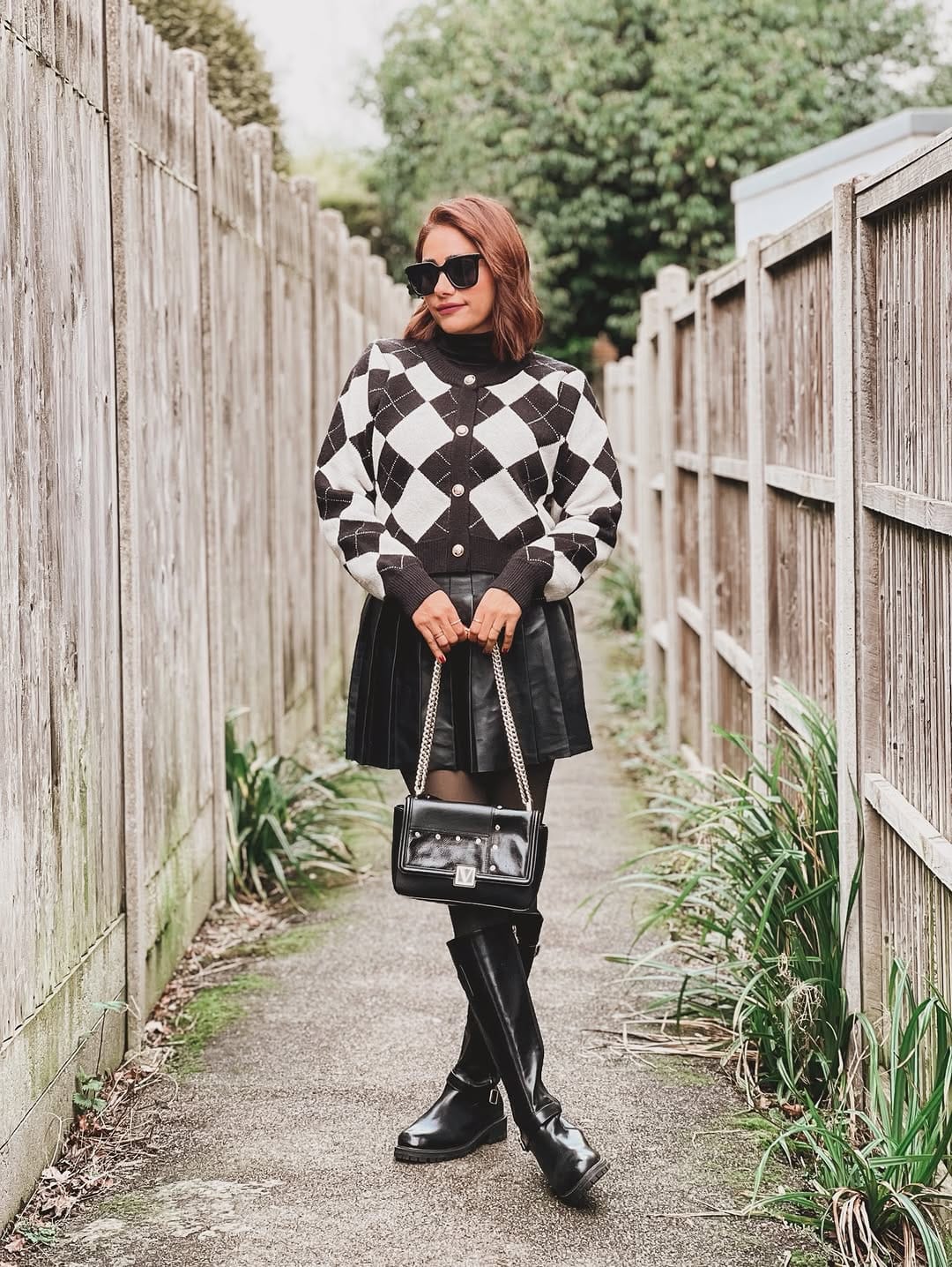 Post 3 by Deseree Rebello on Instagram (image)