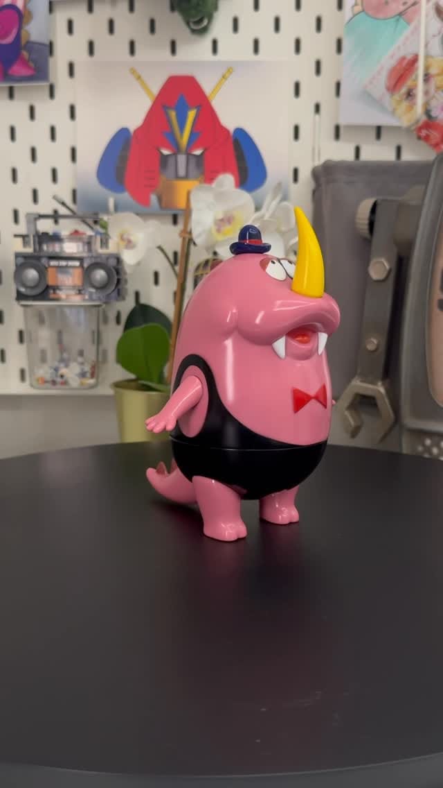 Post 1 by ROBOT TOYS TRADING on Instagram (video)