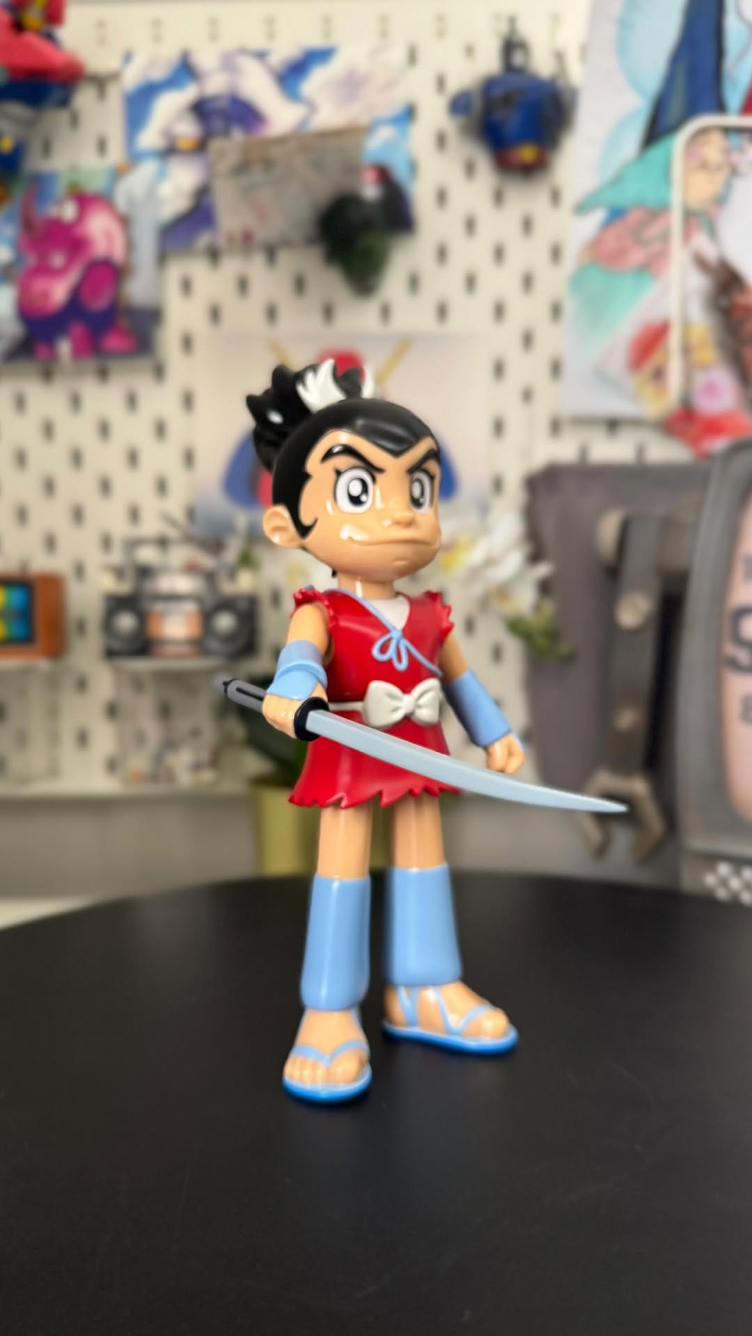 Post 3 by ROBOT TOYS TRADING on Instagram (video)