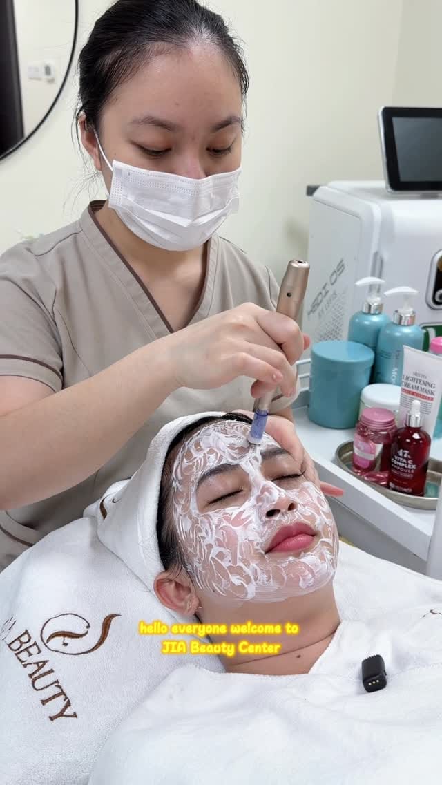 Post 4 by JIA Beauty on Instagram (video)