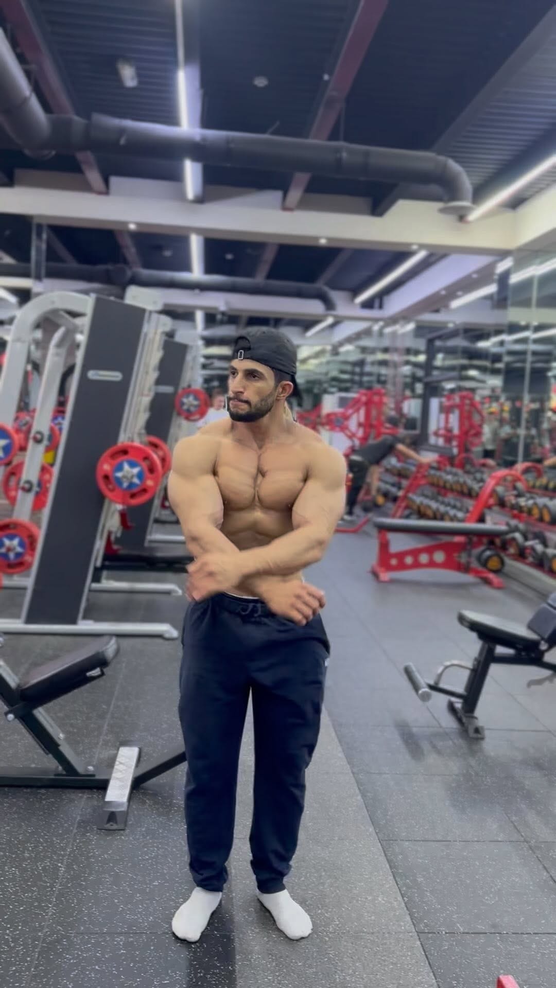 Post 10 by Sulaiman Alaufi on Instagram (video)