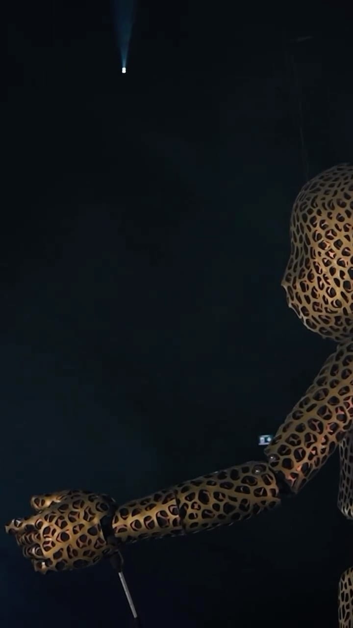 Post 3 by La Perle DXB on Instagram (video)