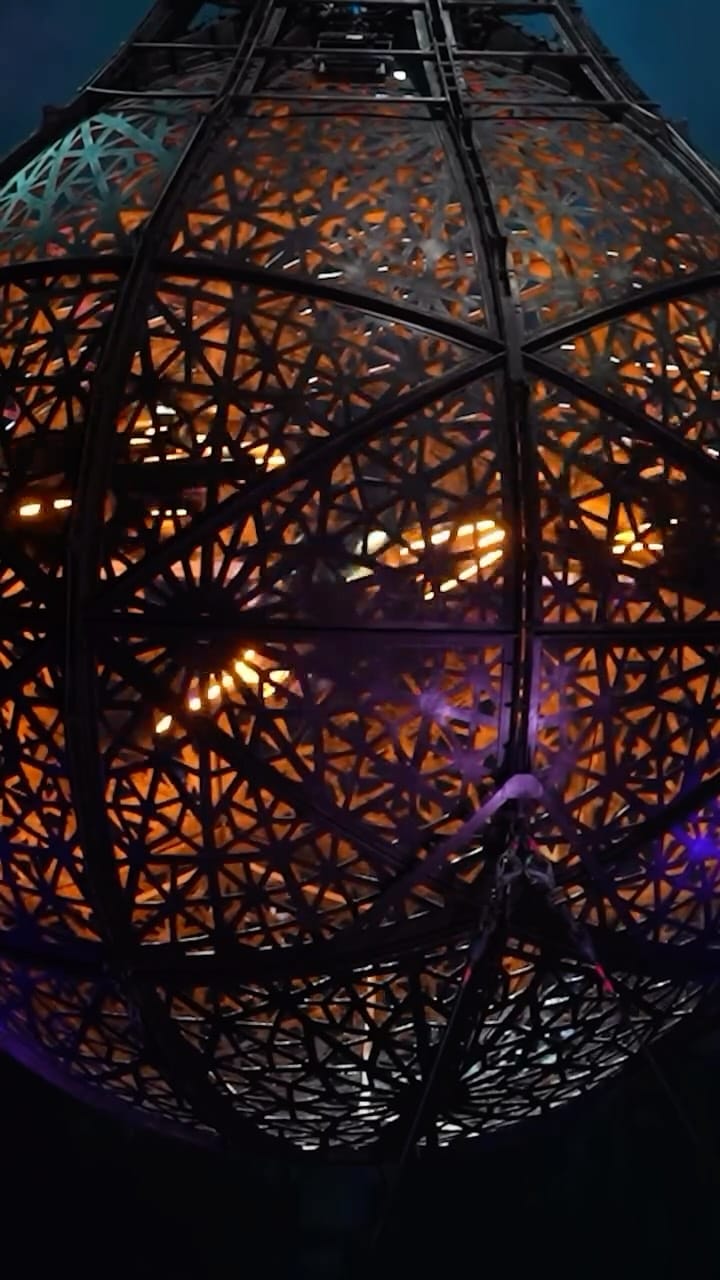 Post 8 by La Perle DXB on Instagram (video)