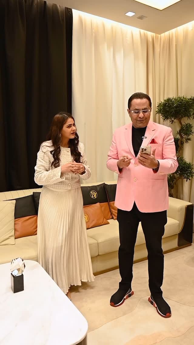 Post 10 by Afreen Sayed on Instagram (video)