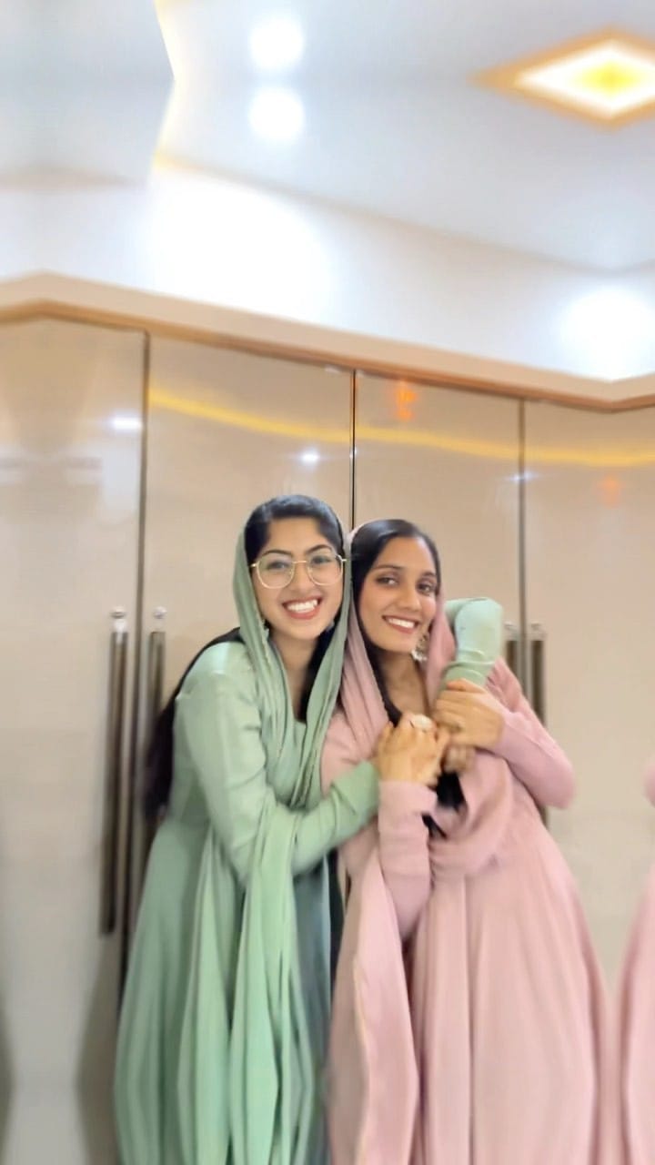 Post 10 by PEARLS FASHION on Instagram (video)