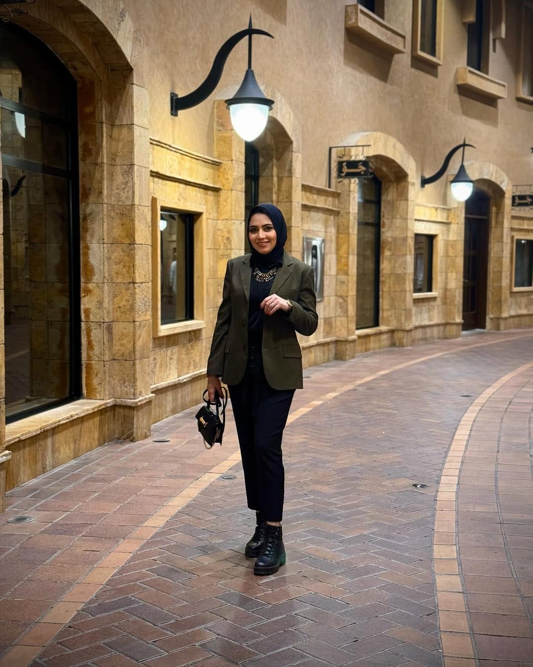 Post 8 by Fefe elshamy on Instagram (carousel)