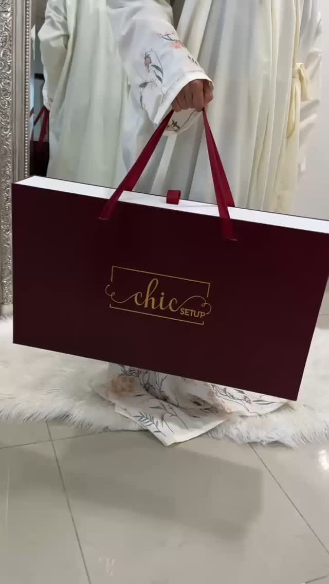Post 8 by Chic_set_up on Instagram (video)