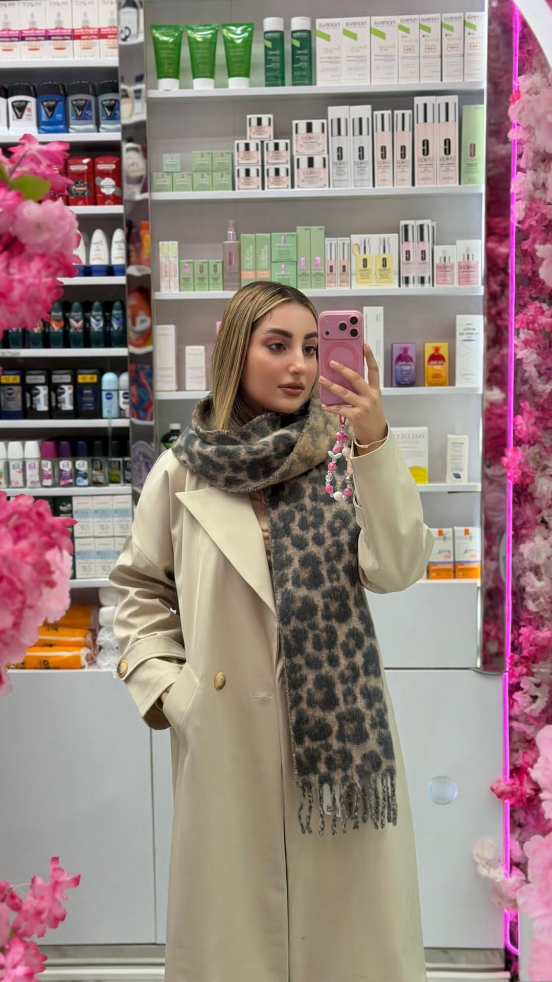 Post 3 by آرایشی توت فرنگی  شعبه 1 on Instagram (video)