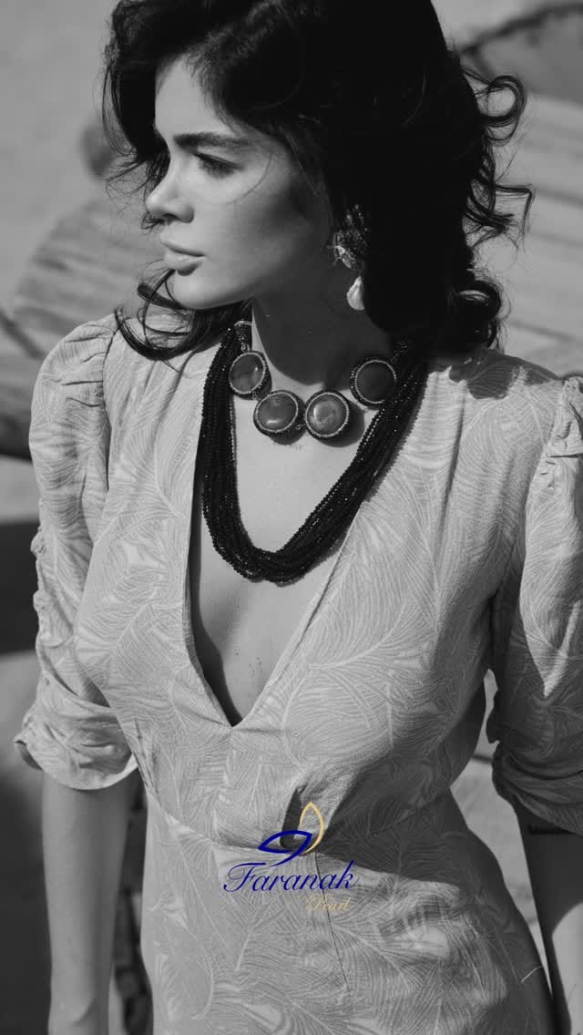 Post 10 by FaranakSemipricious.jewelry on Instagram (video)