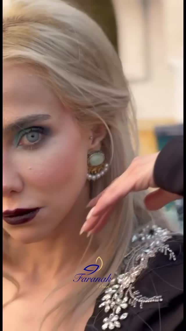Post 4 by FaranakSemipricious.jewelry on Instagram (video)