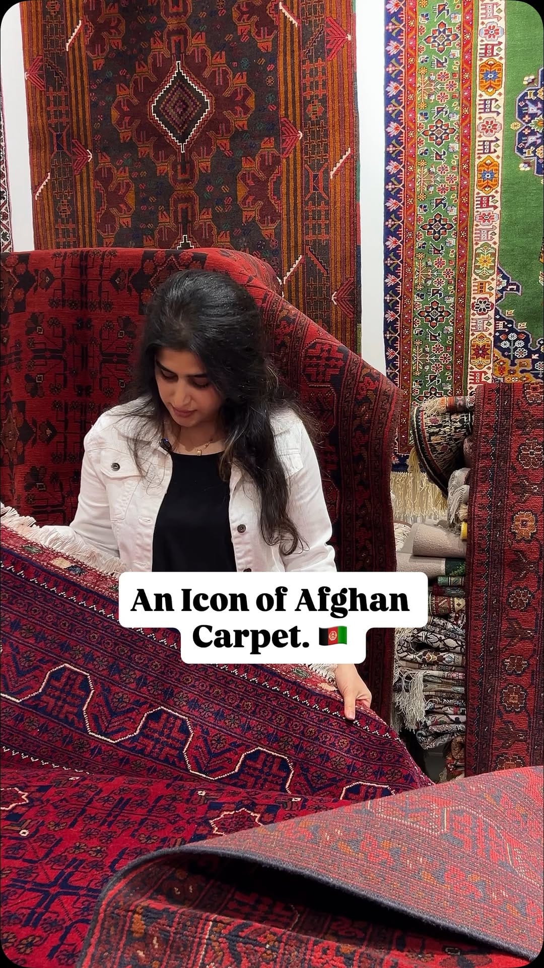Post 3 by TΛSLIMI CARPETS on Instagram (video)