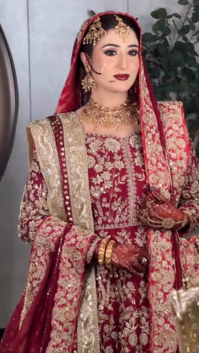 Post 6 by Zehra Abbas on Instagram (video)