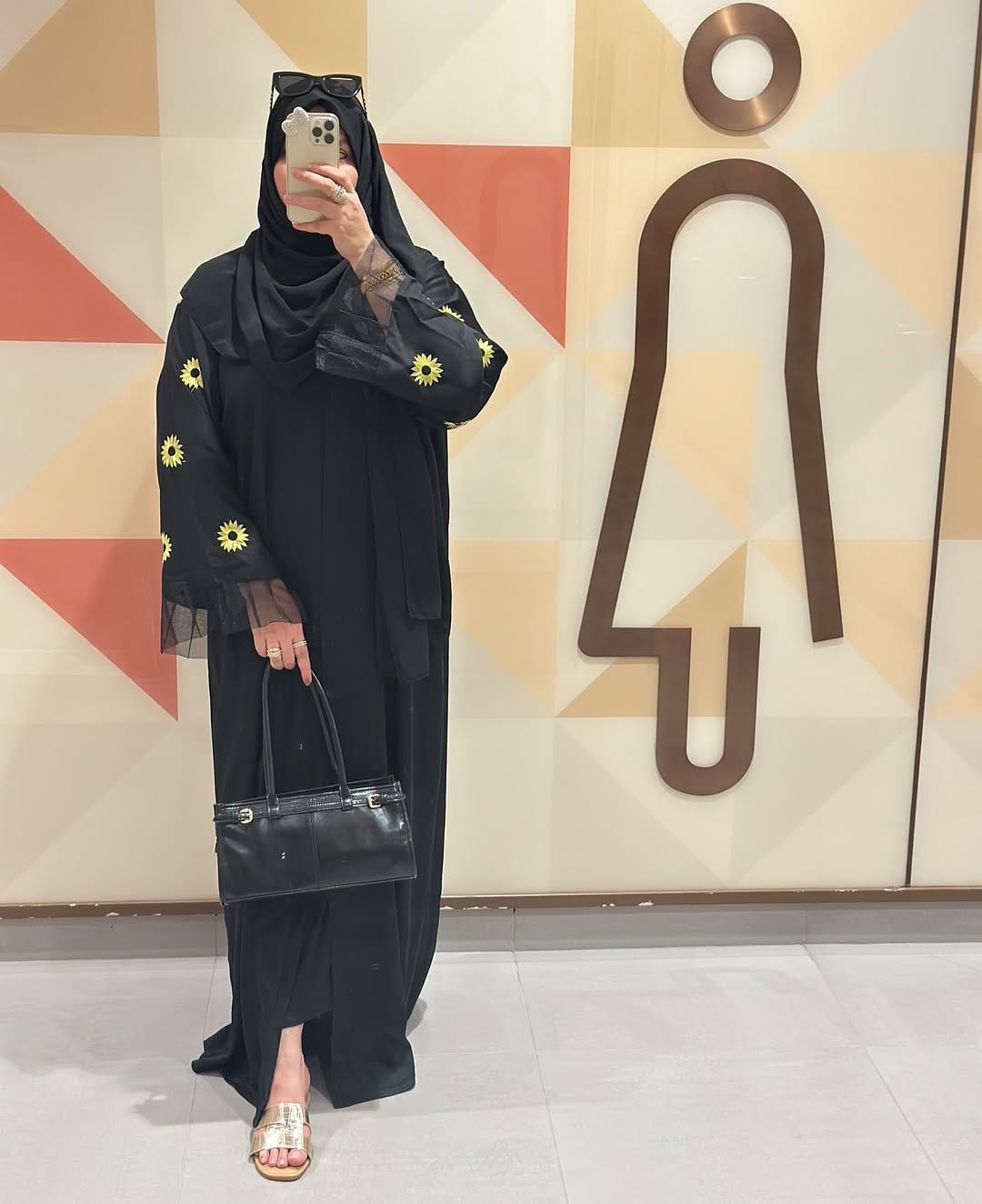 Post 5 by Fouziya Moin on Instagram (carousel)