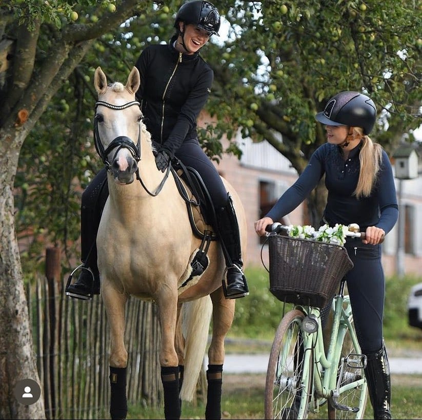 Post 10 by Caro Bucher & Family on Instagram (carousel)