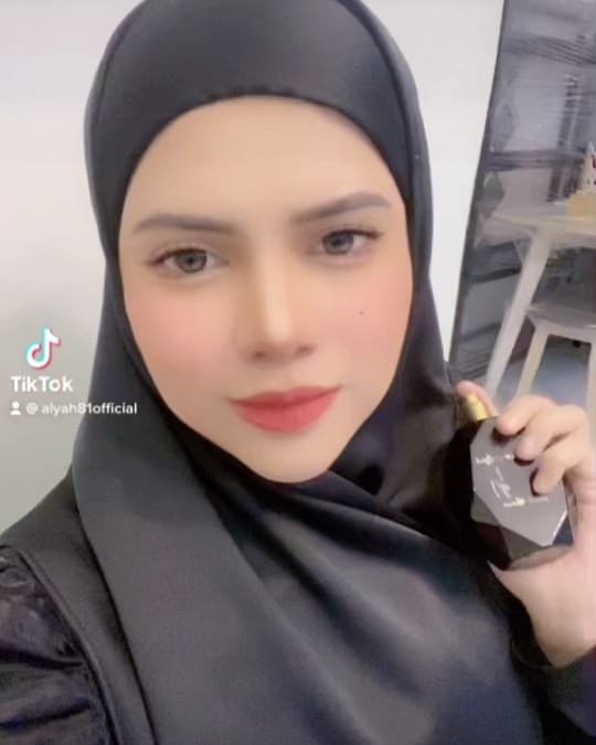 Post 4 by by Alyah Beauty Cosmetics on Instagram (video)