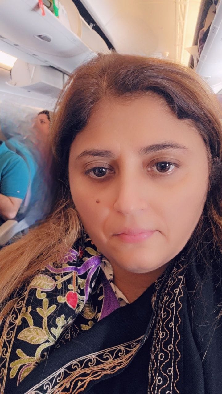 Post 10 by Shaista Farhan on Instagram (video)