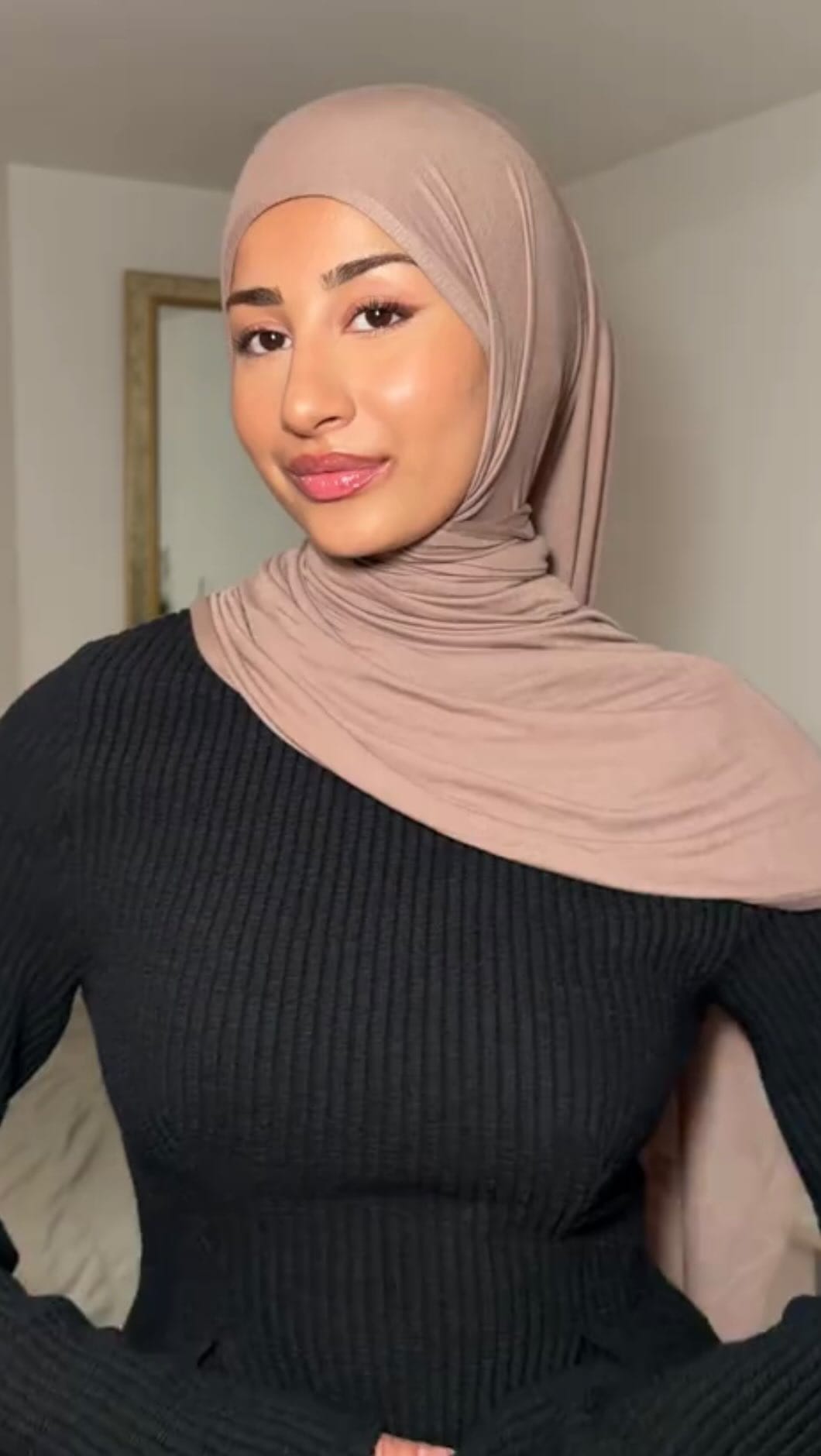 Post 4 by @hijabtiofficial on Instagram (video)