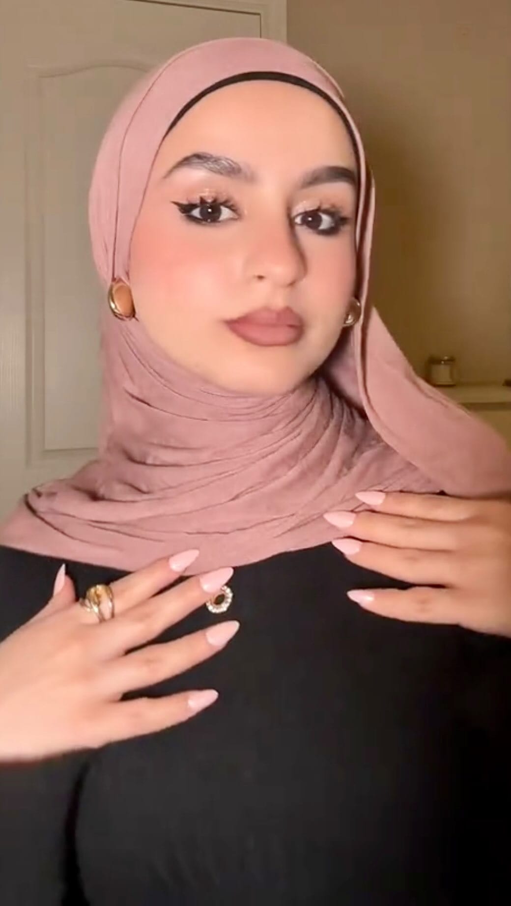 Post 10 by @hijabtiofficial on Instagram (video)