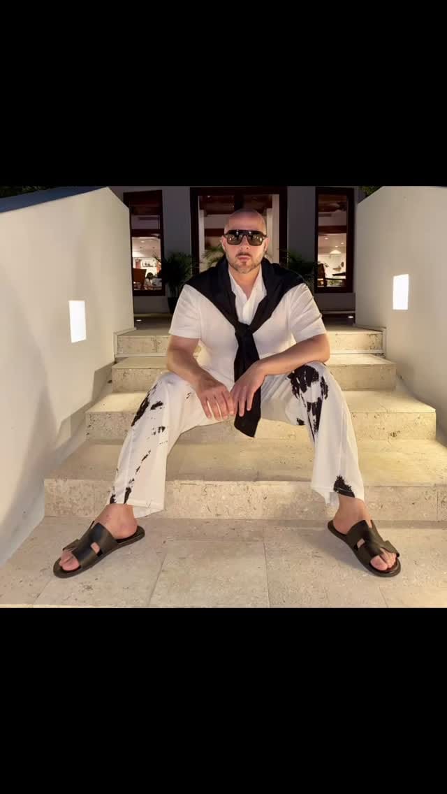 Post 6 by 👑مايكل بول تيشلر👑 on Instagram (video)