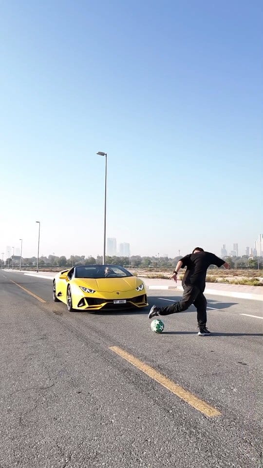 Post 10 by فوتبالیست شیرازی ❤️‍🔥 | شاعر فوتبال ایران 🇮🇷 on Instagram (video)