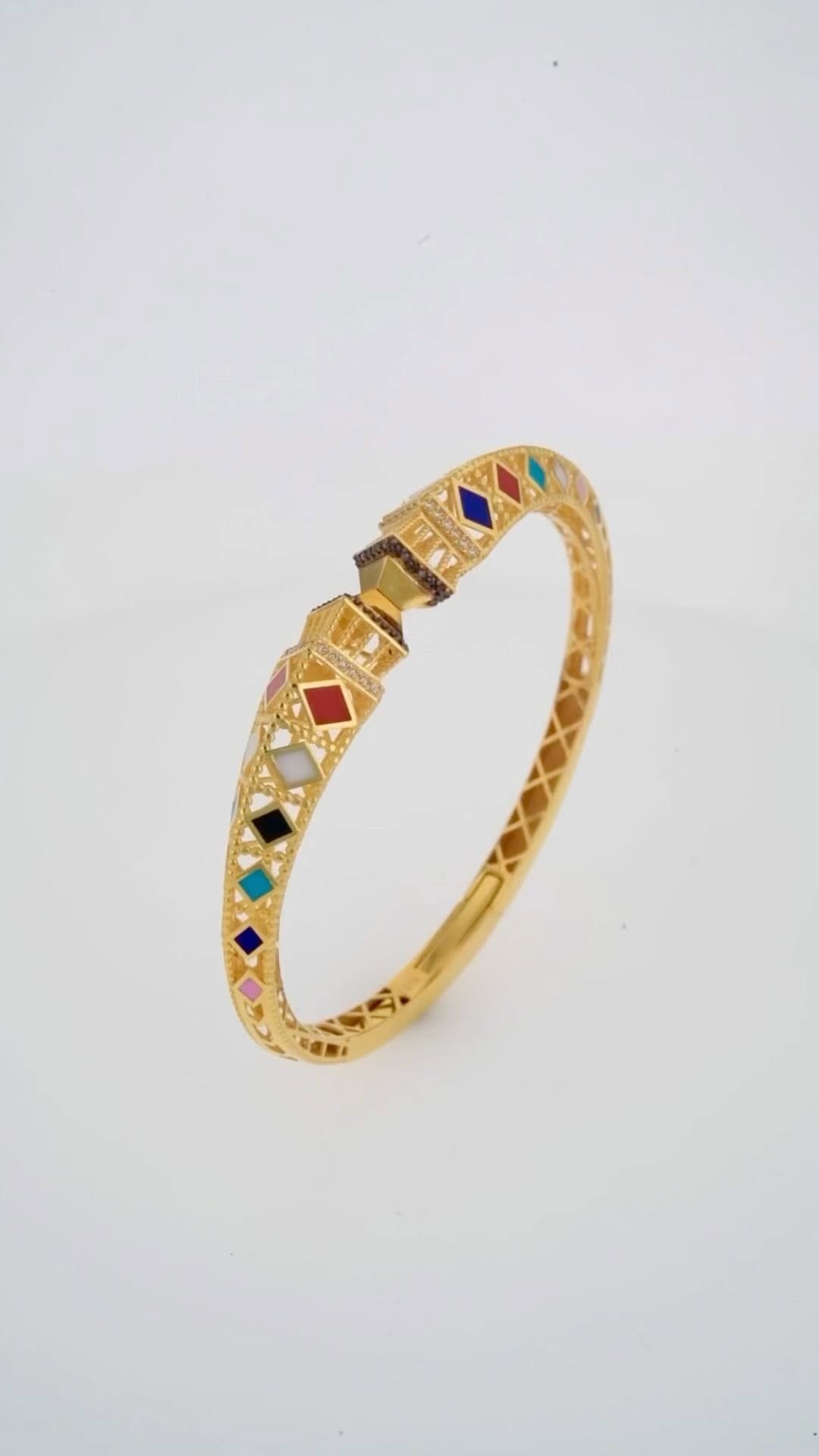 Post 10 by Al ROMAIZAN GOLD & JEWELLERY on Instagram (video)