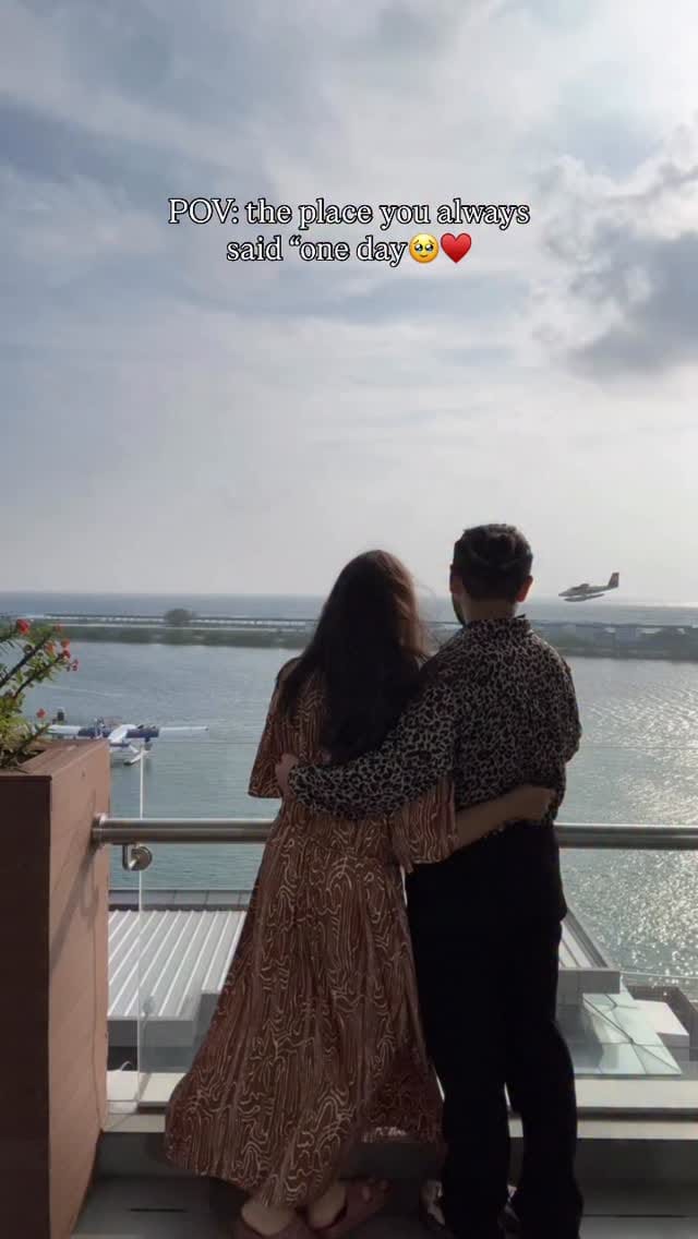 Post 8 by Mahzaib美月 on Instagram (video)