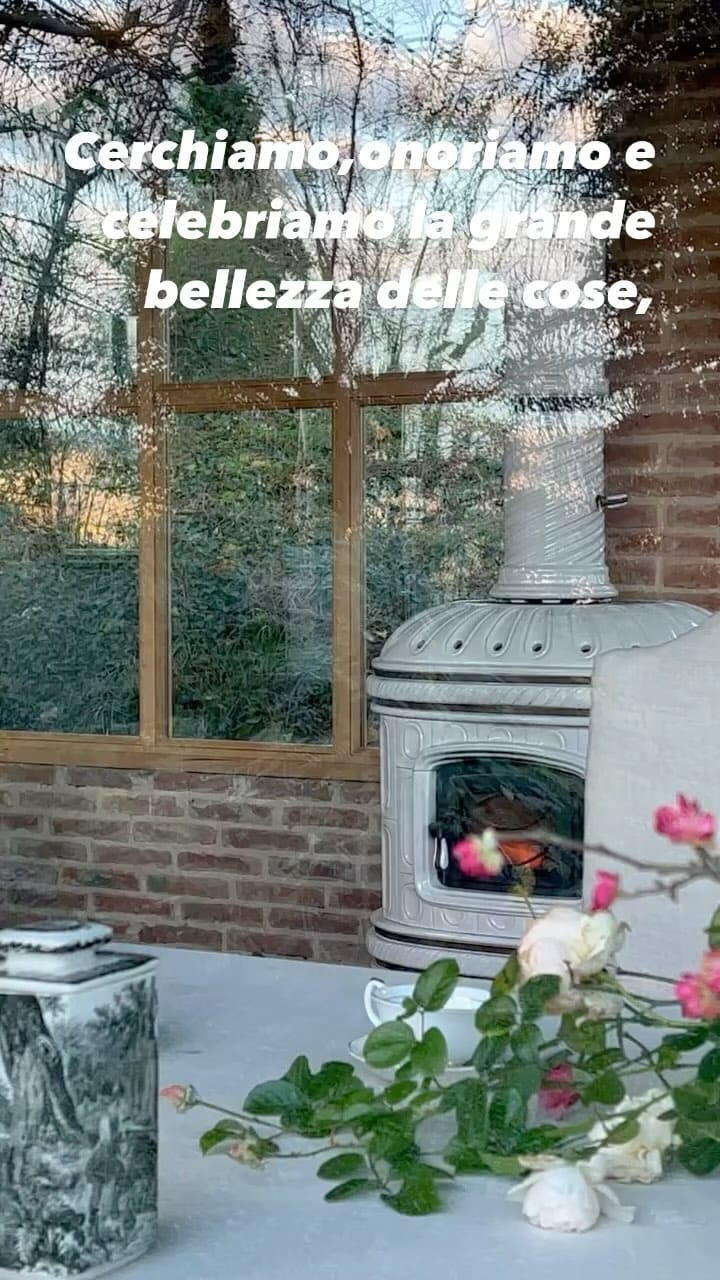 Post 6 by Daniela  di Francia on Instagram (video)