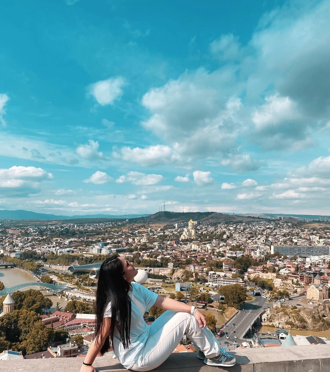 Post 6 by Julia Gonowon on Instagram (image)