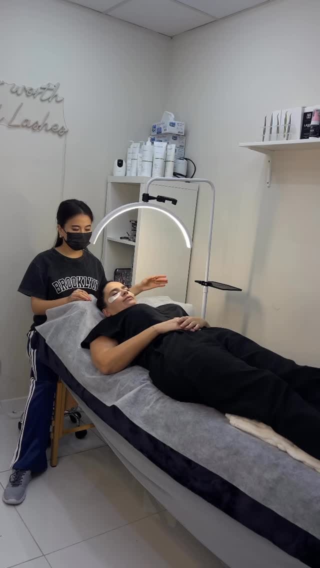 Post 3 by EYELASH EXTENSIONS DUBAI 🇦🇪 Nº𝟏  НАРАЩИВАНИЕ РЕСНИЦ ДУБАЙ🇦🇪 on Instagram (video)