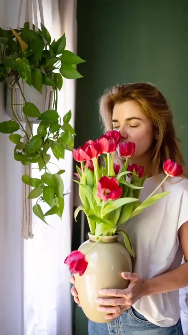 Post 5 by Creative photographer in Dubai on Instagram (video)