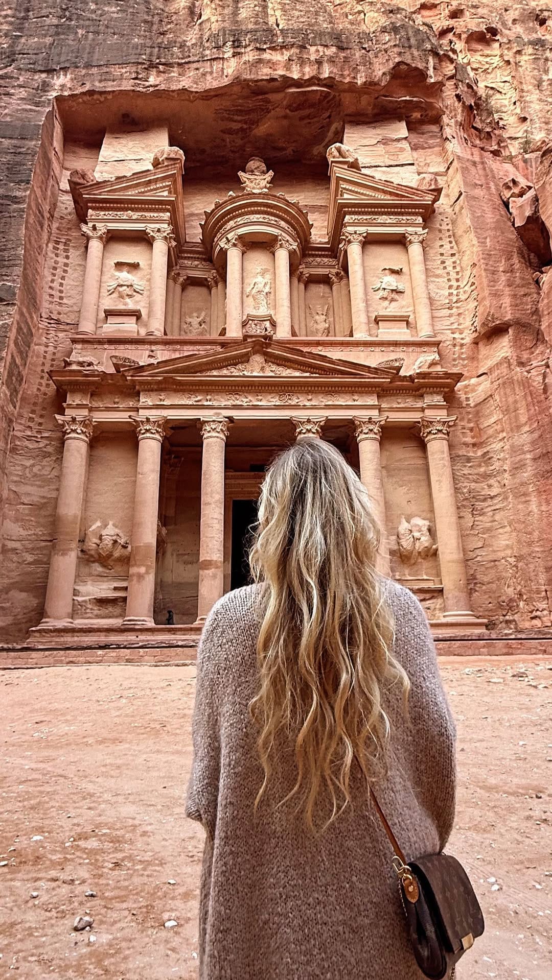 Post 3 by Creative photographer in Dubai on Instagram (video)