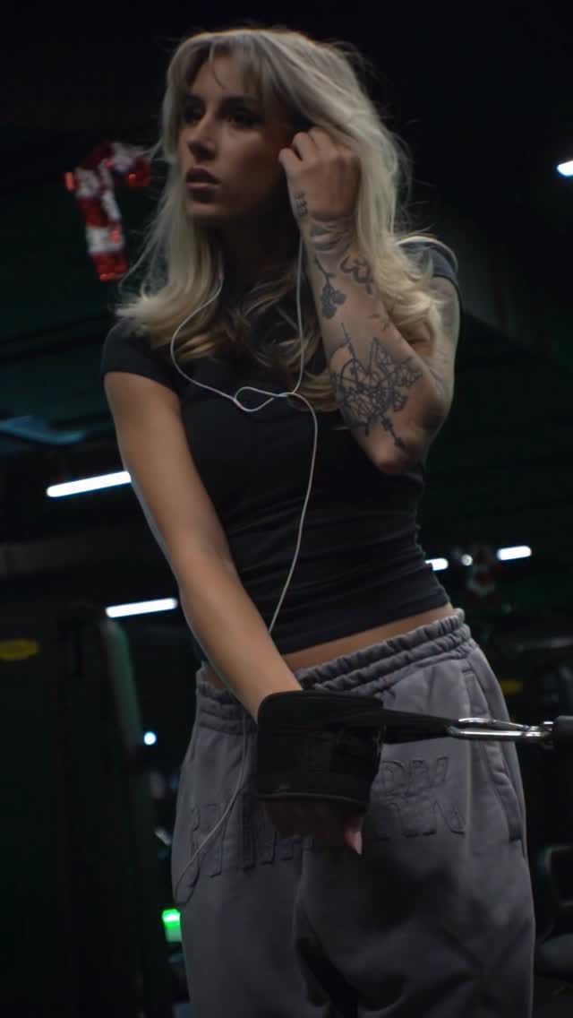 Post 6 by Brittney Durant on Instagram (video)