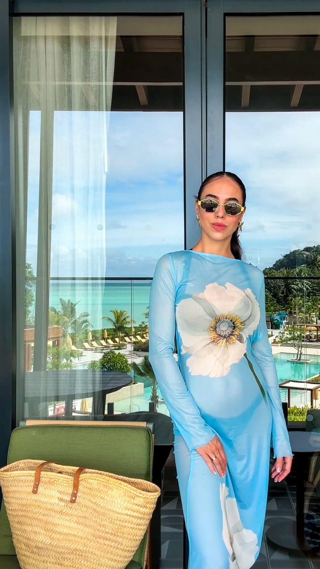Post 3 by Mariza Trindade• Dubai• EK on Instagram (video)