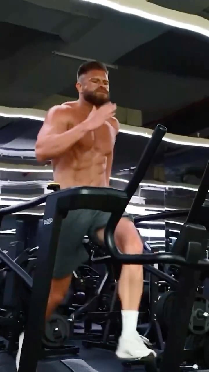 Post 5 by Rasto Valent IFBB PRO on Instagram (video)