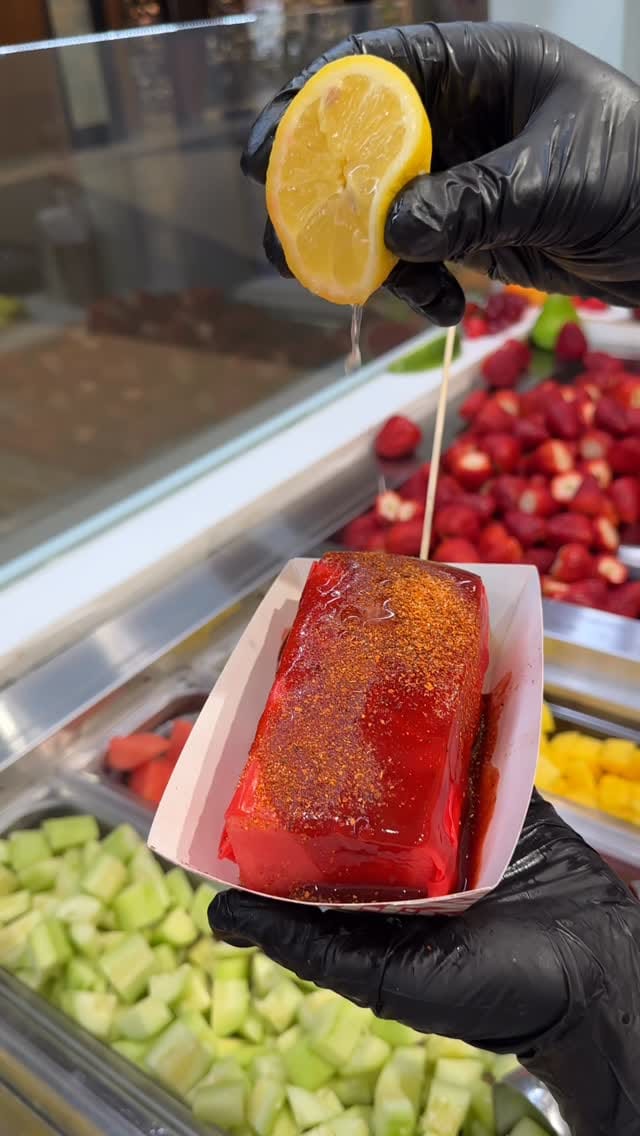 Post 4 by Flavoringo Raspados- Bakersfield on Instagram (video)