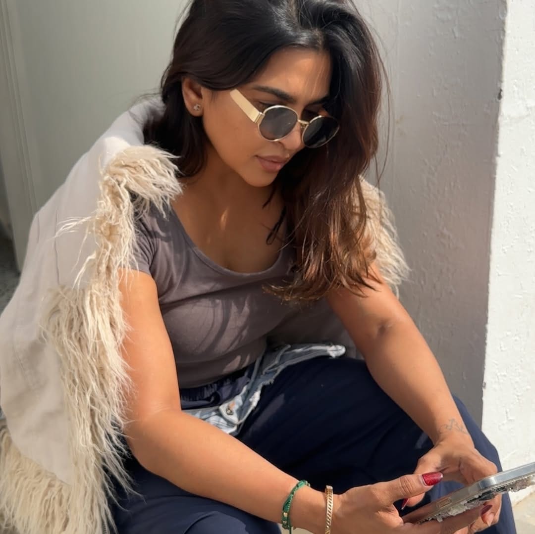 Post 7 by Payal Shah-celebrity makeup artist on Instagram (carousel)